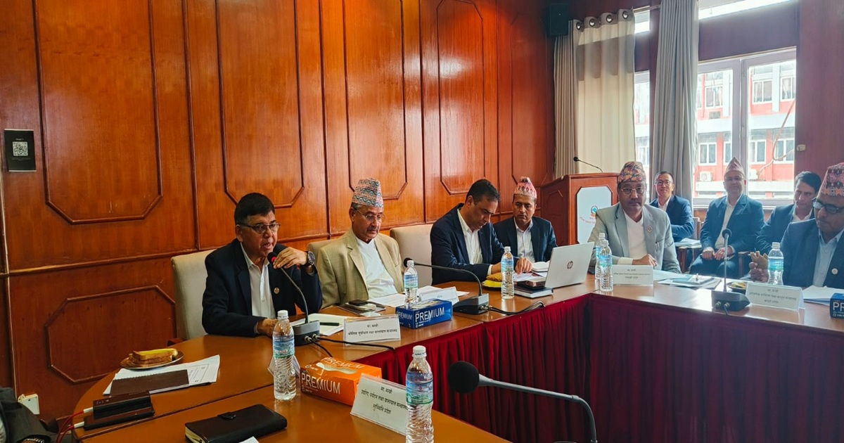 असोज १ देखि इम्बोस्ड नम्बर प्लेट अनिवार्य, चालक अनुमतिपत्र छपाइ पनि तीव्र बनाउने निर्णय